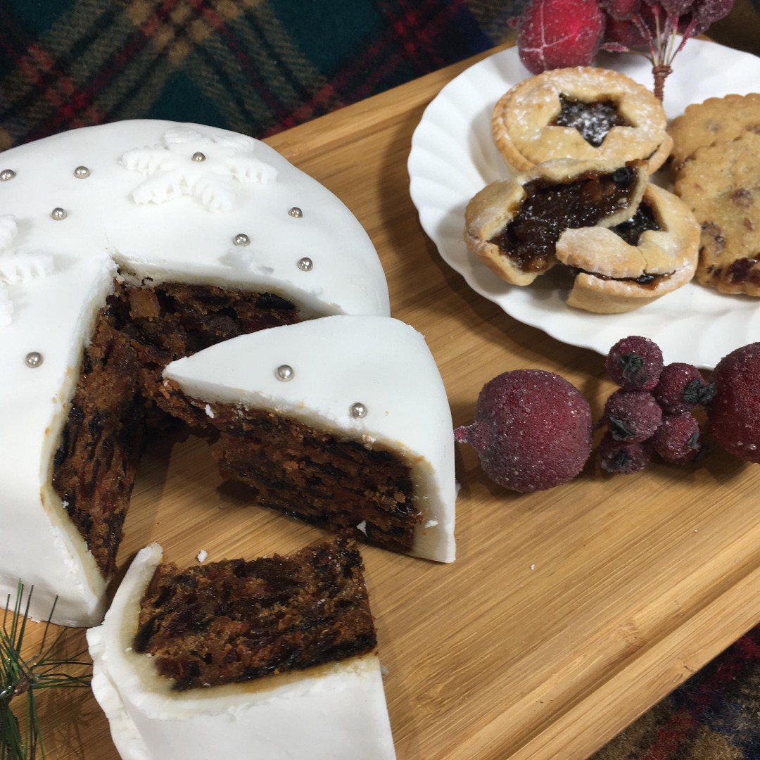 Stock up on all your Christmas cakes, cookies and sweet snacks when you come to the Christmas Shopping Fayre next weekend!  <a href="/FoxcombeBake/">Foxcombe Bakehouse</a> will be there  with their full range of goodies!  Buy your tickets NOW at christmasshoppingfayre.com