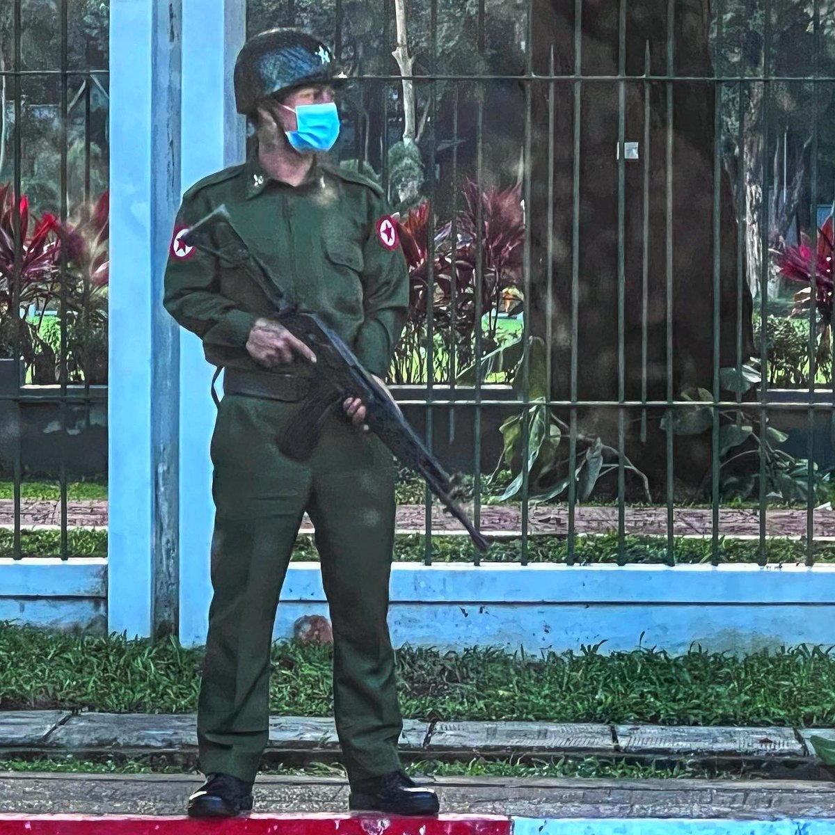 Today in Yangon. #WhatsHappeningInMyanmar 

more on my IG - cape_diamond