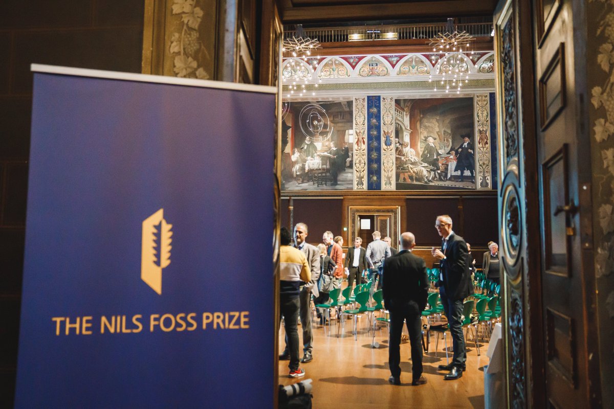 FOSSAnalytical's tweet image. We are proud to present The Nils Foss Prize 2021 laureates:

Excellence Prize: @RoyGoodacre
Talent Prize: @foodinnovalab

Celebrating #entrepreneurship – awarding excellence and talent within #foodscience with #TheNilsFossPrize.

Read more: bit.ly/3cB2mB5