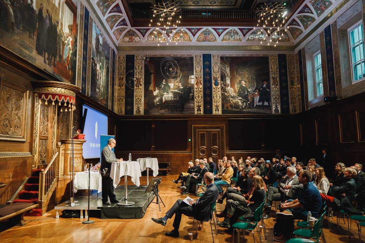 FOSSAnalytical's tweet image. We are proud to present The Nils Foss Prize 2021 laureates:

Excellence Prize: @RoyGoodacre
Talent Prize: @foodinnovalab

Celebrating #entrepreneurship – awarding excellence and talent within #foodscience with #TheNilsFossPrize.

Read more: bit.ly/3cB2mB5