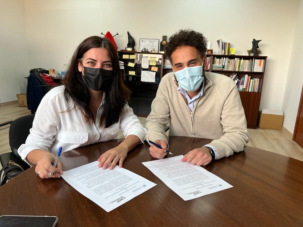 ciberyolanda's tweet image. Hoy hemos firmado convenio entre @etsit_uma y @cibervoluntario con el fin de impulsar la participación activa de estudiantes en programas de digitalización con #ImpactoSocial. Un gustazo empezar a trabajar con @faligr con quien comparto visión #CompetenciasDigitales #Voluntariado