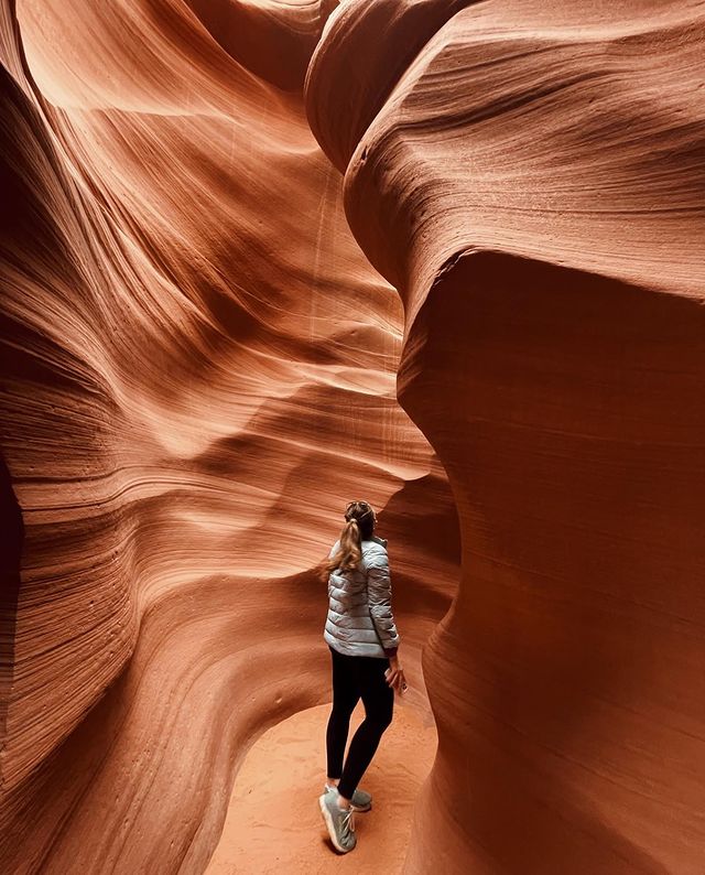 campman's tweet photo. Getting all wavy.
π· @maxine_c
#campman #livebeyondthebeatenpath #utah #milkyway #hikersunited #photooftheday #getoutstayout #mountainpeopleunite #pagearizona #visitarizona #choosemountains #antelopecanyon #livehikerepeat #getoutstayout #arizonaphotography https://t.co/pVPMXX0yPZ