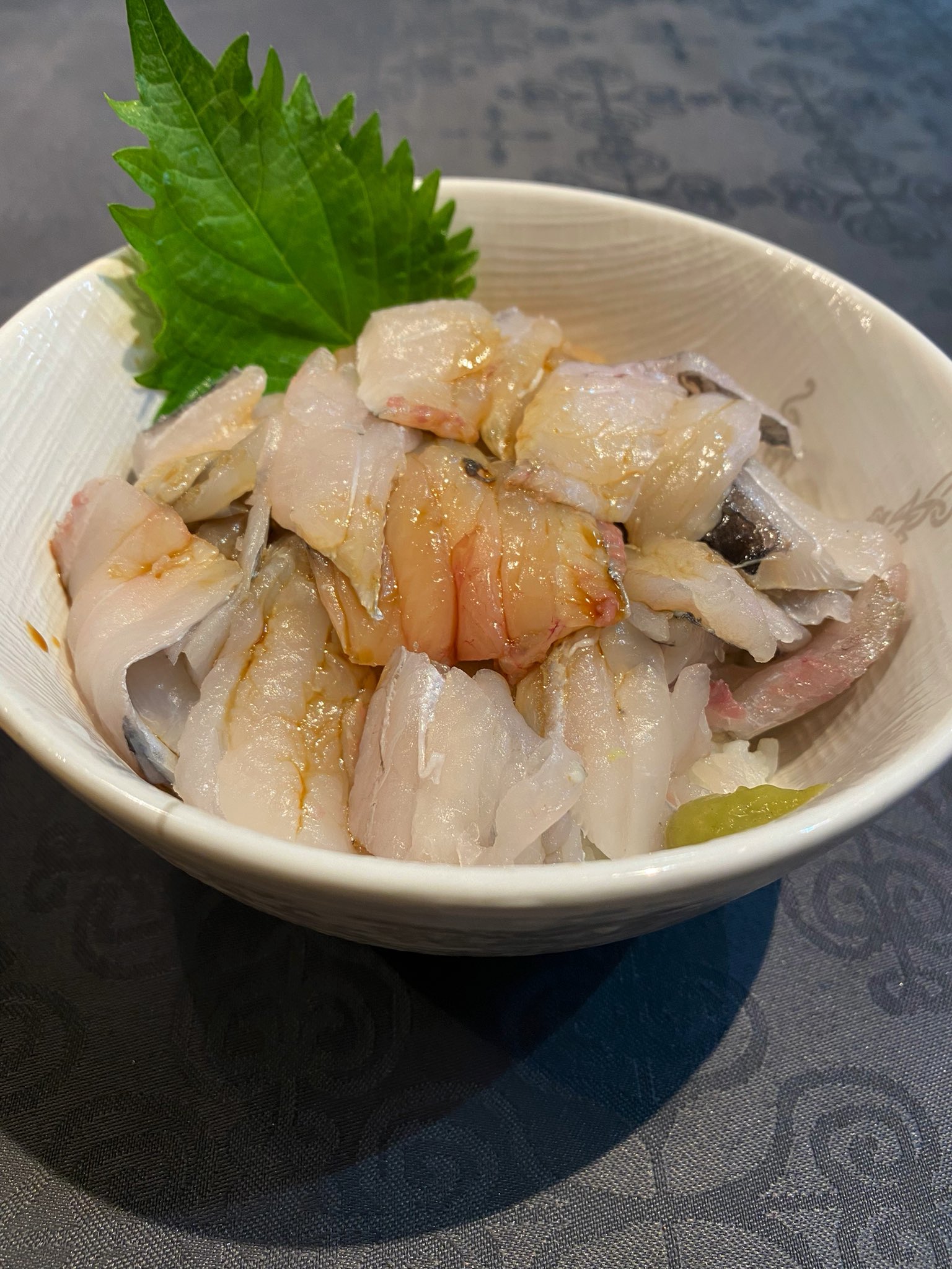 Foodandplace 釣りたての太刀魚をどんぶりにして頂きました コリッコリで 臭くないし 美味しいですね 英語 のレッスンを受けてるんですが 太刀魚はあまりアメリカ やドミニカでは知られてないんですね 先生がググったら出てきました シルバーベルト