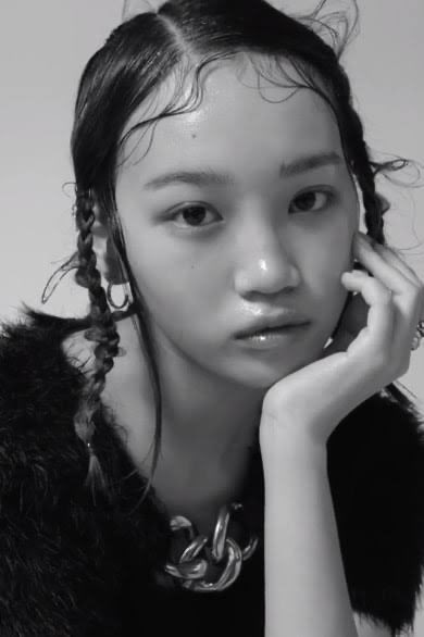 𝑱𝒊𝒔𝒐𝒐 Iz Oneもvogueの時意味不明なことなってたしトンチキアバンギャルドファッション誌とアイドルの食い合わせはクッソ悪い以上解散