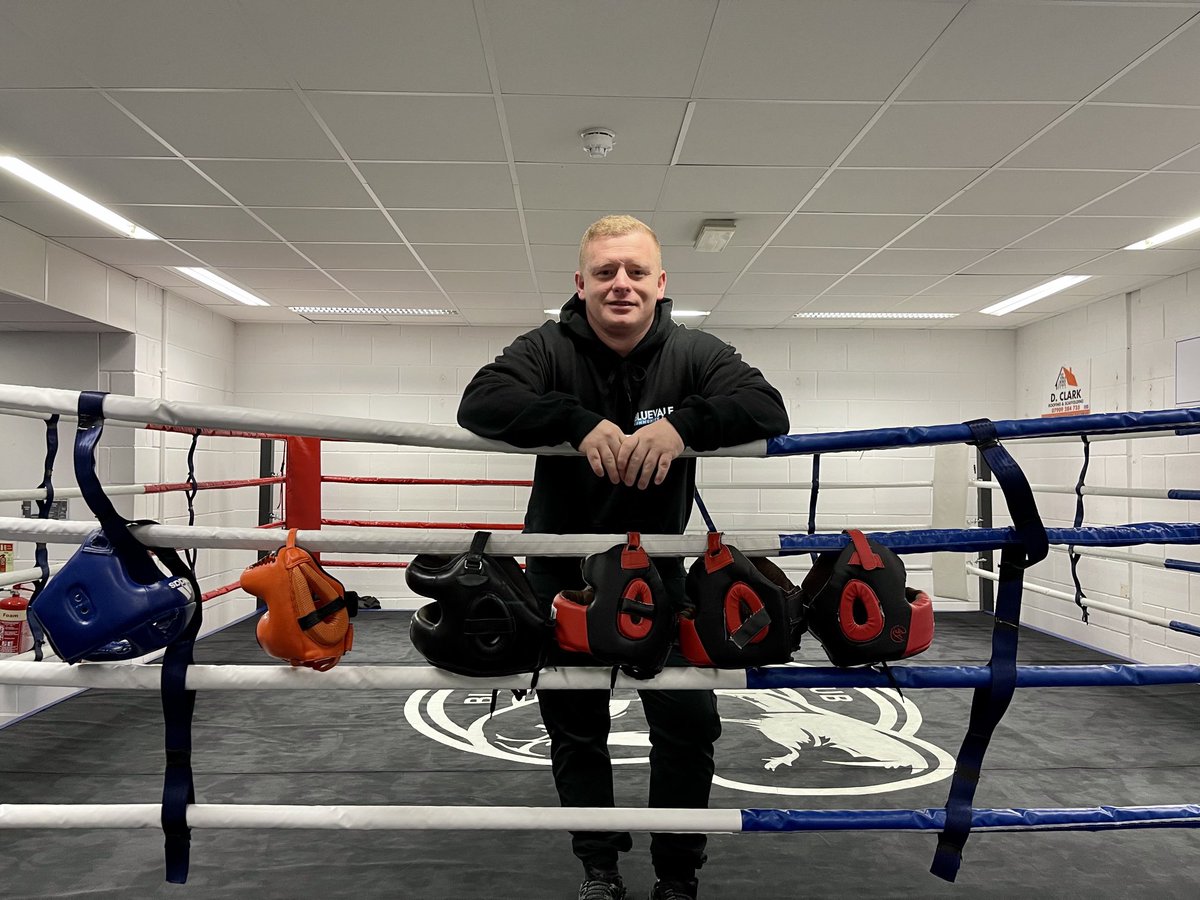 julietdunlop's tweet image. Glasgow’s Bluevale Community Club where Nicola Sturgeon and Douglas Ross will hear from founder Kenny Trainer about the work he’s doing to tackle Scotland’s drugs death crisis. ⁦@GMB⁩ ⁦@BluevaleCC⁩