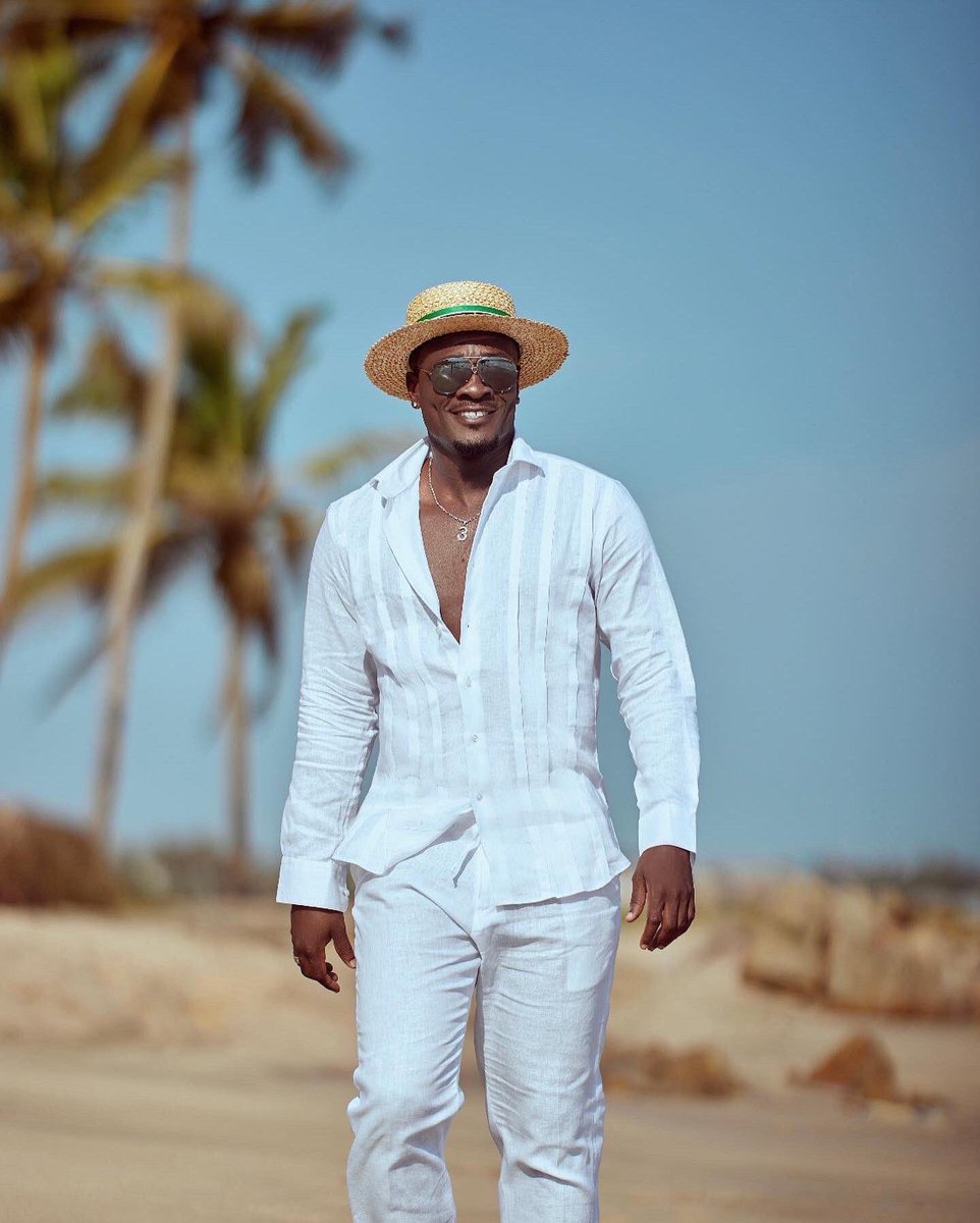 The greatest Ghanaian striker of all time🇬🇭!! Happy birthday baby jet <a href="/ASAMOAH_GYAN3/">ASAMOAH GYAN</a>. Cheers to more wins 🎂🎊🎉

#TV3GH