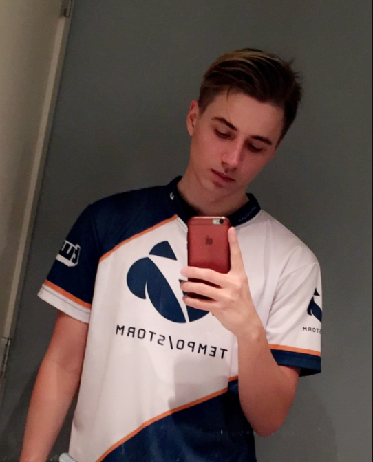 Novuslol's tweet image. Does anyone know who this kid is? he keeps talking to me about Nunu top lane.