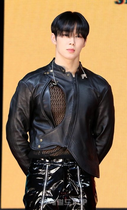 DAWON_THAILAND's tweet photo. [📸รูปจากรอบเพลสคอนค่า] #DAWON #다원 #이상혁 #SF9 #이다원 #에스에프나인 #Trauma #RUMINATION #트라우마 https://t.co/IbZHBdJHvl