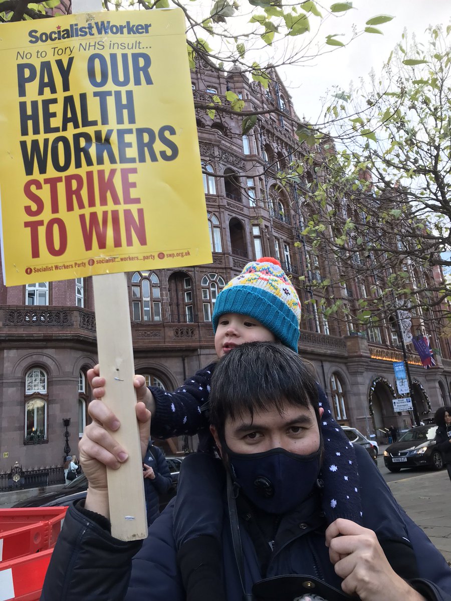 pathway_arts's tweet photo. #MarchWithMidwives #manchester thank you for all you do! We stand with you https://t.co/YbPQeA44Sz