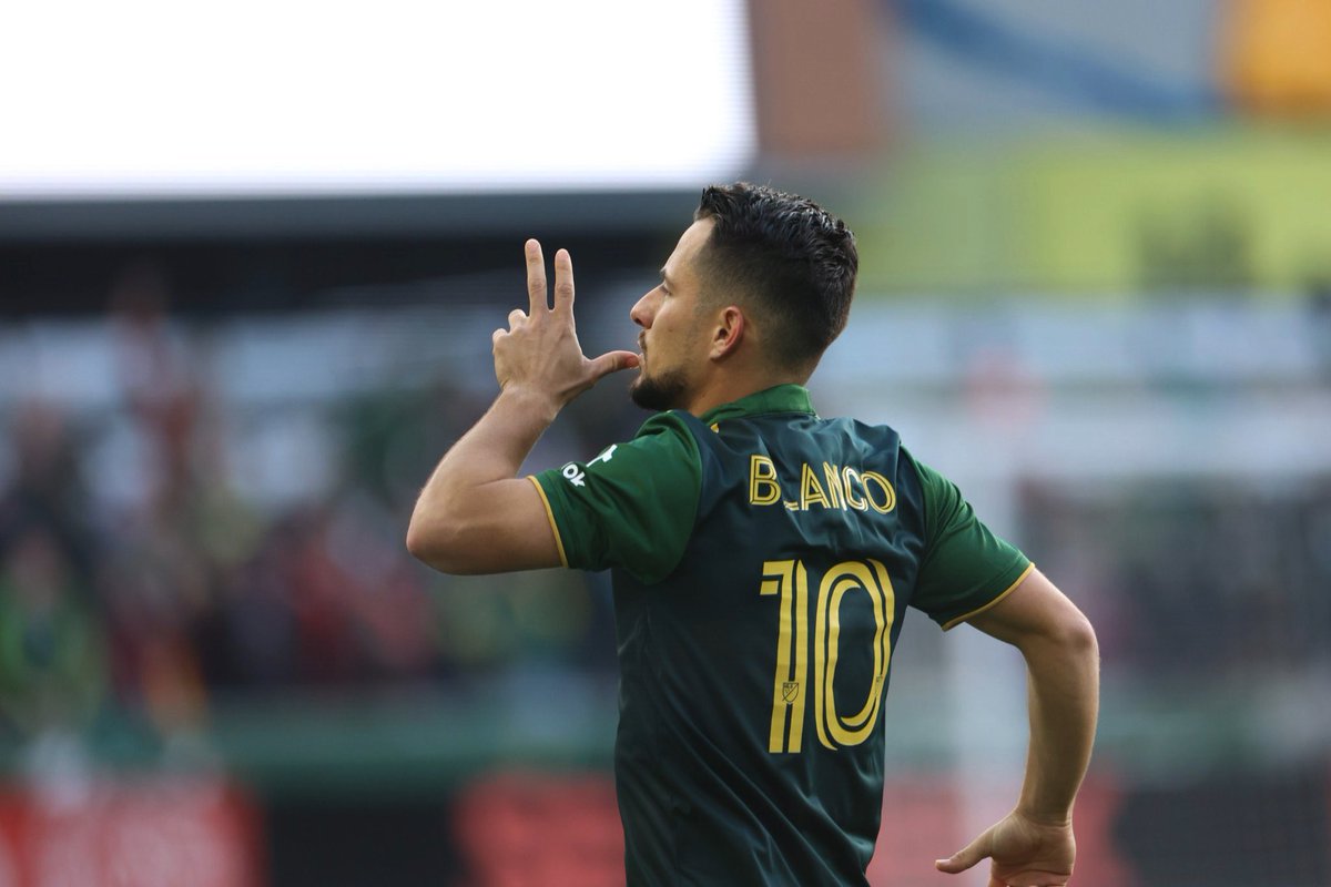 GiorgioD97's tweet photo. 🇺🇸🏆 #MLSCupPlayoffs 

@TimbersFC 3️⃣-1️⃣ @MNUFC 

⚽️ #Fragapane (11’)
⚽️ #Mabiala (43’)
⚽️⚽️ #Blanco (46’, 66’)

Super rimonta di #Portland in svantaggio dopo pochi minuti contro #Minnesota.
Man of the match il “Diez”#Blanco
Ora la semifinale contro @ColoradoRapids 

#PORvMIN @MLS https://t.co/bnbt8js5L3