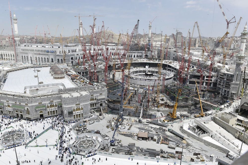 OurKingdomSA's tweet photo. بمساحة تفوق الـ 5 ملايين م2؛ #مدن توقع اتفاقية مع شركة محمد بن لادن؛ لتطوير مدينة صناعية خاصة بمحافظة بحرة، تختص بصناعات المواد الانشائية لمشاريع الحرمين الشريفين 🕋🕌 https://t.co/9eNIy3WSQQ