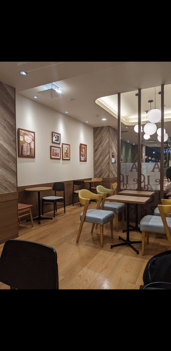 sunaf's tweet image. 府中にはいろんなカフェがありますが、比較的最近できたのがけやき通りのカフェ・ド・クリエ。
駅のスタバやルシーニュのエクセルシオールよりも少し離れた立地からか、お客さんとの距離感も心地よくてオススメです。