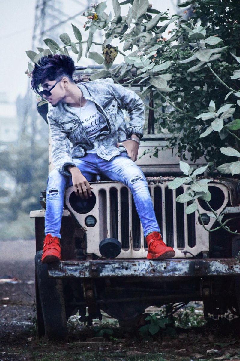 Yashu_Rider's tweet photo. 𝐃𝐨𝐧'𝐭 𝐛𝐞 𝐭𝐡𝐞 𝐩𝐚𝐫𝐭 𝐨𝐟 𝐭𝐡𝐞 𝐜𝐫𝐨𝐰𝐝, 𝐦𝐚𝐤𝐞 𝐲𝐨𝐮𝐫 𝐨𝐰𝐧 𝐫𝐨𝐚𝐝 😎✨
.
.
.
#mondaythoughts #BTSxAMAs #ILoveYou #Justice #BTS_Butter #model #influencers #Yash_stylo_x_rider #Supportus #DoctorWho #Google #Instagram #fashionstyle https://t.co/5EhITI1Ckb