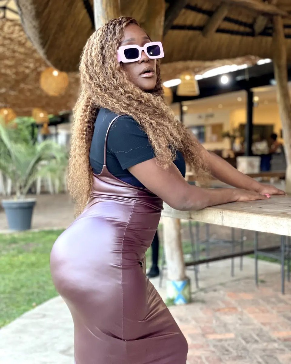 sarah_kalume's tweet photo. Bonne semaine #QueenieGang #Queenie #SK https://t.co/AbLVbXrngP