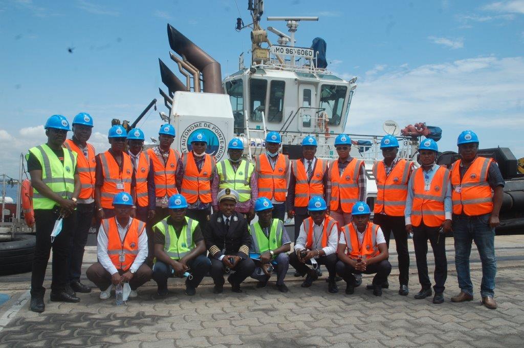 EUWeCAPS's tweet photo. #CongoBrazza 🇨🇬Fin de la format° des agents de sûreté des installat° portuaires (#ASIP) au code #ISPS/@PapnCongo➡️Les participants ont travaillé/les responsabilités de l'ASIP & st en mesure d'évaluer le niveau de #sûreté des installat° du port & de conduire des inspect° de sûreté https://t.co/KzqfuDdtYb