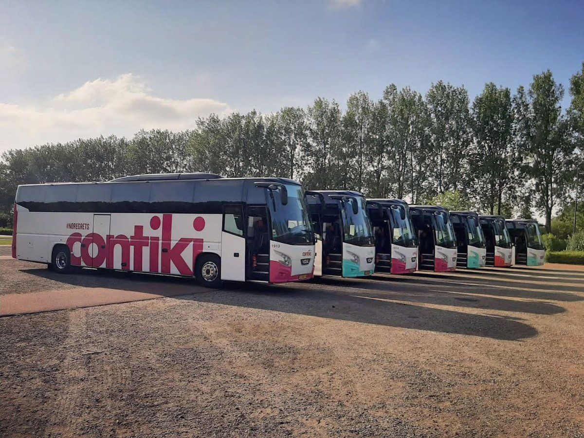 Contikiholland's tweet image. Een aantal van onze mooie touringcars op een rijtje. #touringcarvervoer #groepsvervoer #vertrouwd #veilig #schoon @VDL_BusCoach