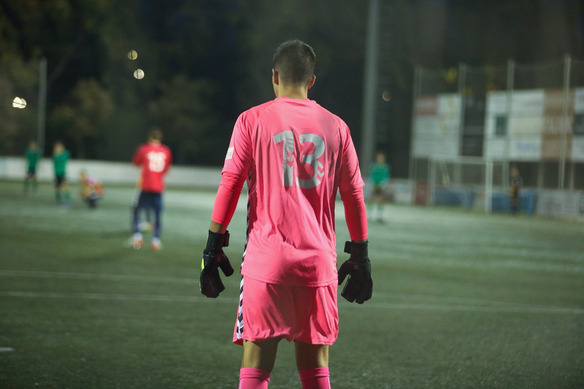 FCVilafranca's tweet photo. EL GUARDAESPATLLES 

La porteria del Vila en les millors mans.

3️⃣ Gols encaixats en 11 partits ⛔
8️⃣ Partits amb la porteria a 0️⃣
6️⃣ De forma consecutiva
6️⃣0️⃣0️⃣ Minuts sense encaixar 🔒

@tonicasamayor 💪

#EnVolemMes 🔴🟡 https://t.co/D2IvQIOtNT