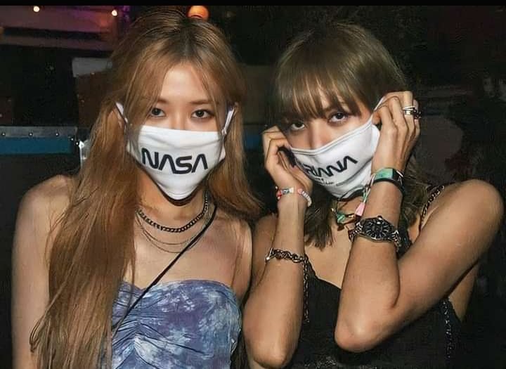 KPerarer's tweet photo. 1997

#CHAELISA 
#BLACKPINK https://t.co/0Rk5Sh0t0D