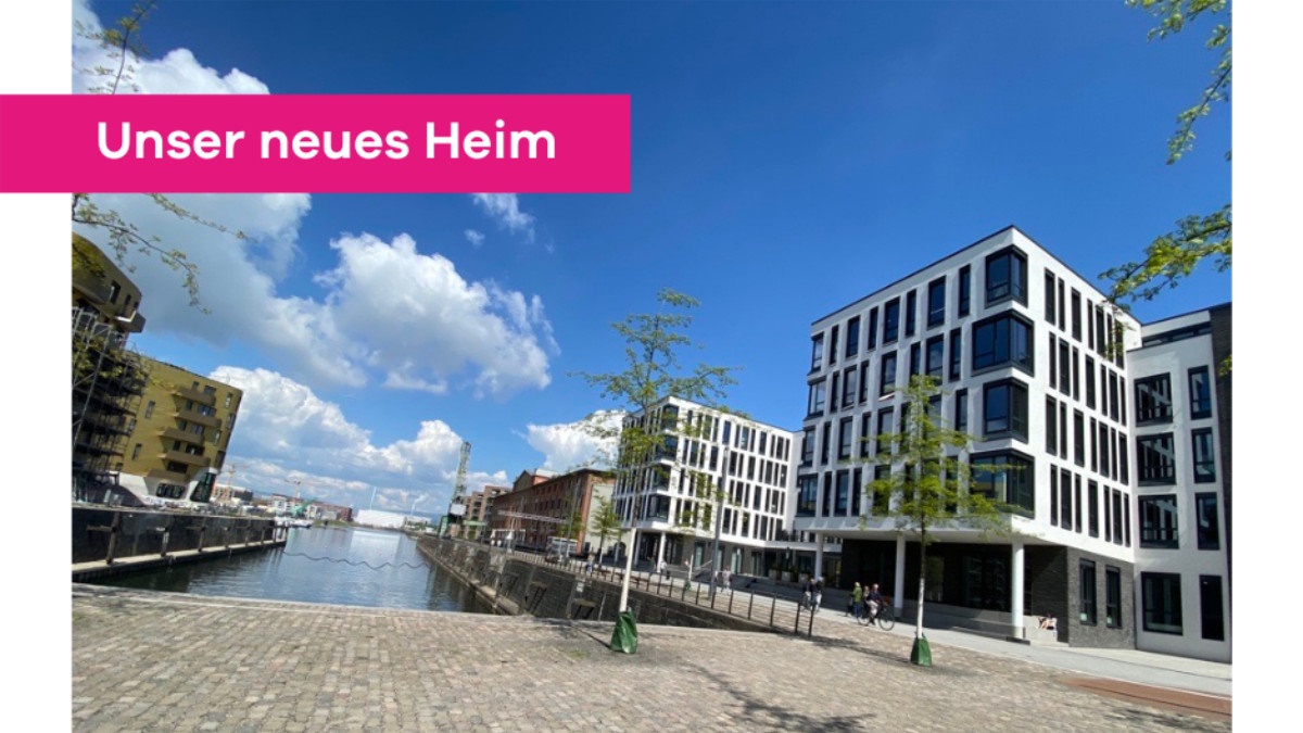 Bye-bye Quintinsstraße - Hello Dock 1! 😍

Fast 10 Jahre waren wir in der Quintinsstraße zu Hause, doch jetzt fängt ein neues Kapitel an! Ab Dezember wirken wir offiziell am schönen Dock 1 im Zollhafen. 🥳
Seid gespannt! Wir sind es auch 😉