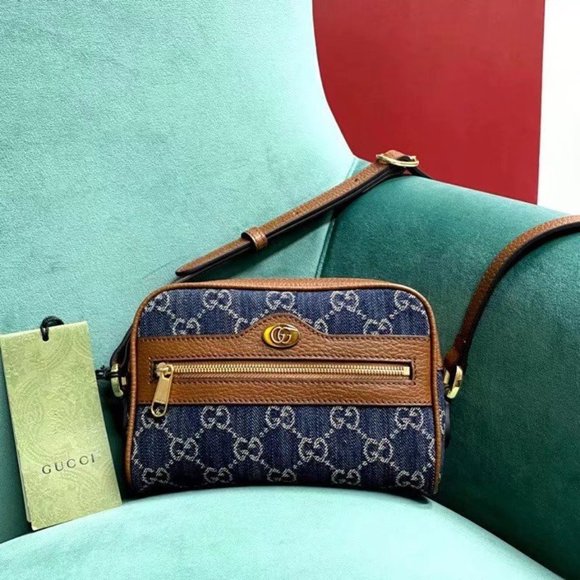 ChristianTheMUA's tweet photo. So good I had to share! Check out all the items I'm loving on @Poshmarkapp #poshmark #fashion #style #shopmycloset #gucci #jordan: https://t.co/9h6foC6jkq https://t.co/4Qv0XlSQNm
