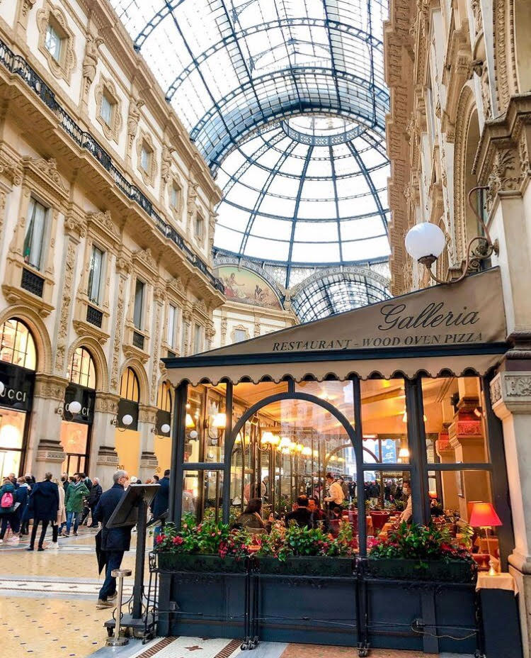 Una passeggiata a ritroso nel tempo con assaggio di pasticceria per ripercorrere la nascita, le vicende e la diffusione dei #caffèstorici della #Milano di una volta, tra gusto, bellezza e tradizione!☕️
---
bit.ly/3cognC3
📷: Viaggia con Alice - Travel Blog
