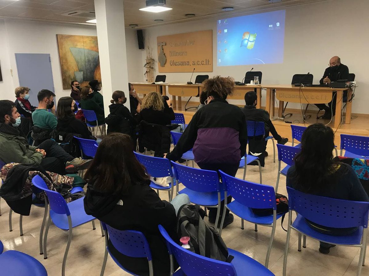 ciutatinvisible's tweet photo. "L'aigua és un bé comú i ha de ser autogestionada democràticament". 
Amb el Postgrau d'Economia Social i Solidària @XES_cat @bsm_upf hem visitat la @CMineraOlesana. Nascuda el 1868 i cooperativa de consum des de 1993, dona servei a tot Olesa i la conformen més de 10.000 sòcies! https://t.co/e07ObKvsEl