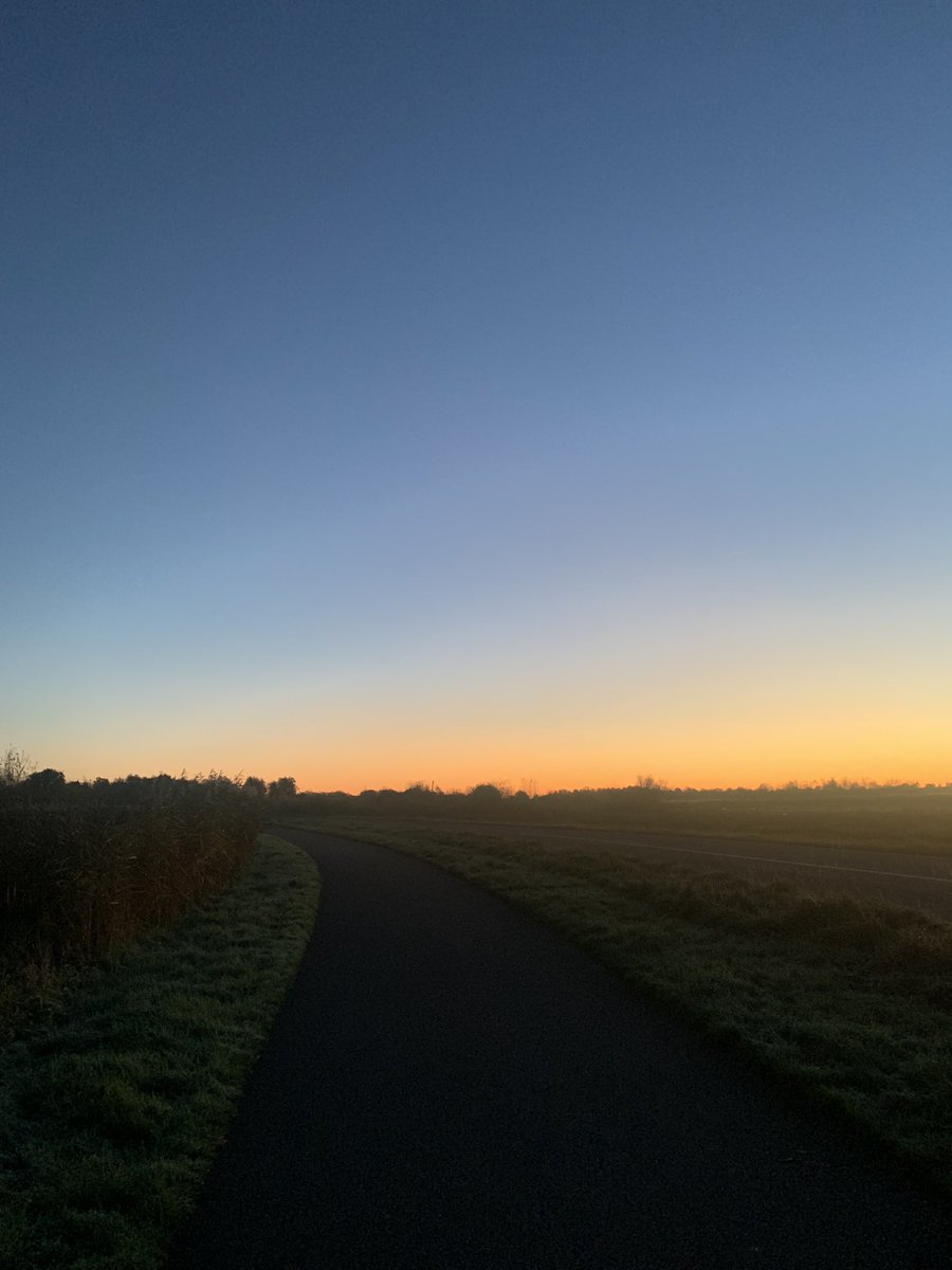 bywanni's tweet photo. @helgavanleur @RTLnieuws @mooieluchten @RTVNH_Zaan ochtend wandeling #oostzaan #twiske https://t.co/cIpjZmWZKM