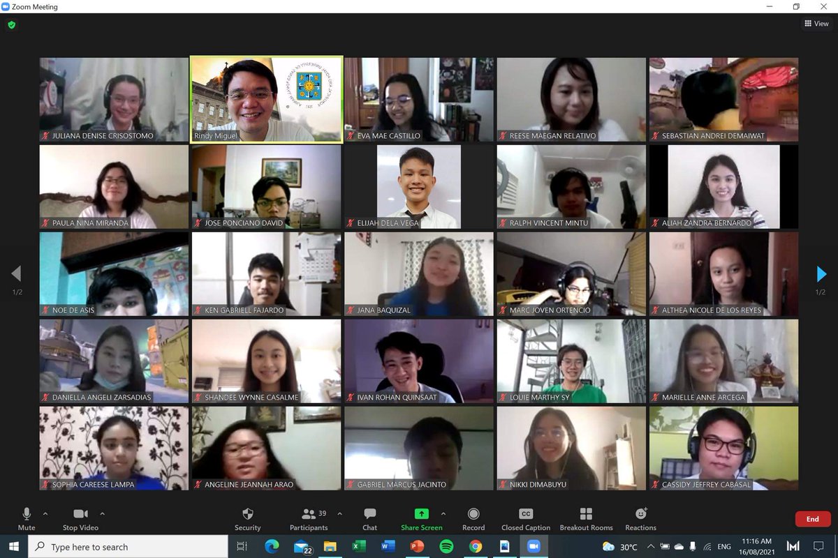 12STEM16's tweet image. 1st meet and last meet, truly phenomenal and fun to have experienced being your student Sir @soakratease. Mahal ka po namin, hope to see you pag f2f! Thank you for the patience and all the learnings despite the sabaw moments we have ~! ♡ We'll continue to share memes !!