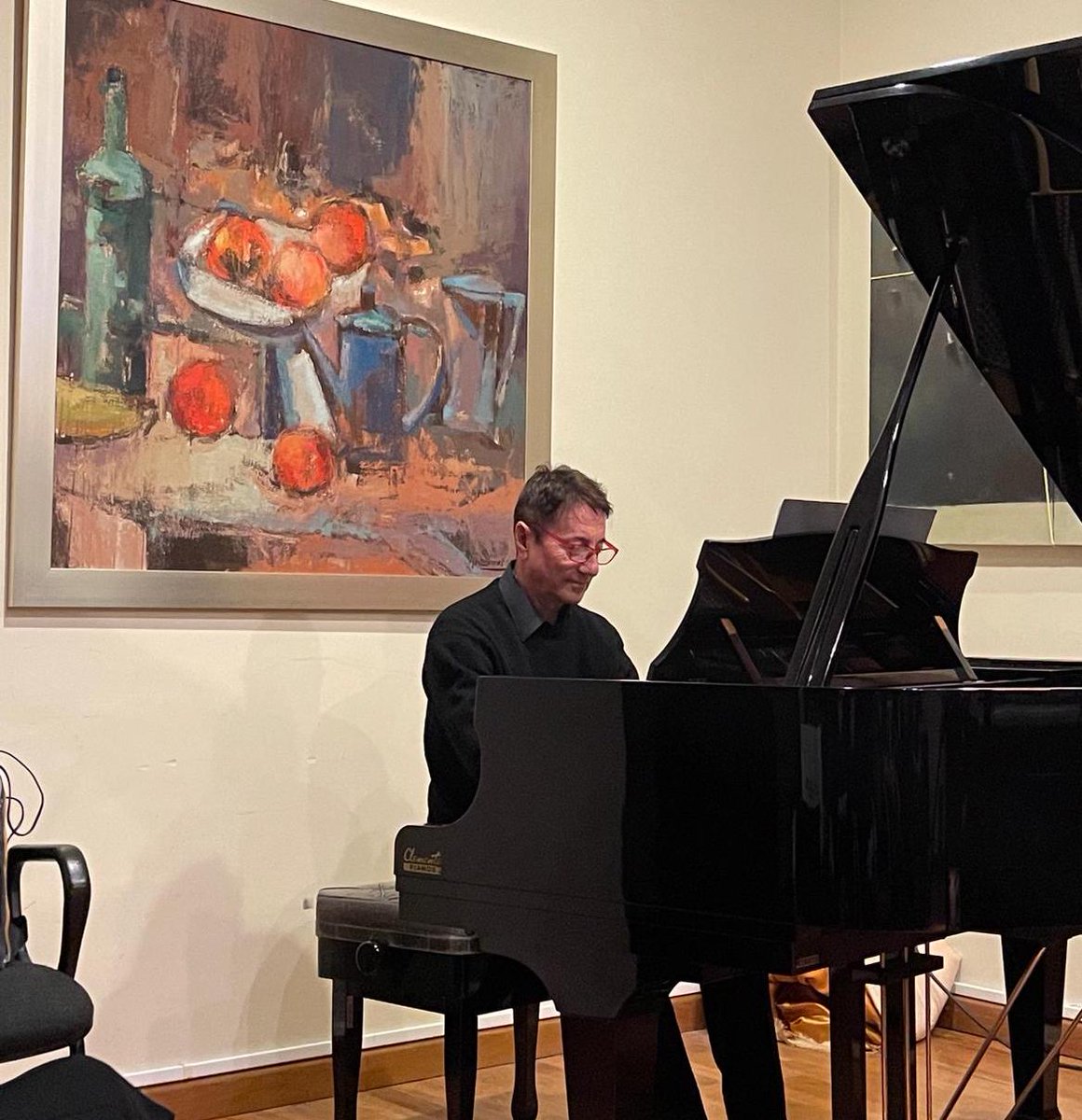IFValencia's tweet photo. Magnífico recorrido a través de poemas, canciones y figuras artísticas franco españolas del siglo XX el sábado en La Vall d'Uixo. 
#Cercle sociocultural francófon de la Vall d'Uixo "Parlez-vous français ?" #Joan Vallés #Eva Adam https://t.co/DIr3vU5PRb