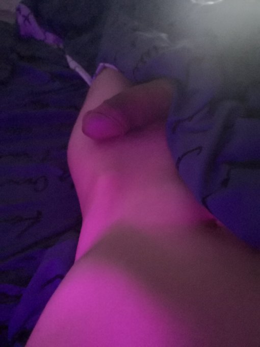 Good morning ?
#horny #hornycock #erection #twink #bisexual #bicurious #gay #follow #retweet https://t