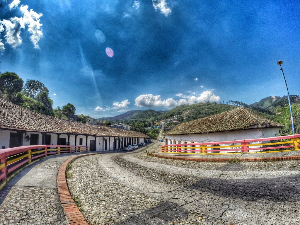 GianlucaCoccon1's tweet photo. LOS CORREDORES de RUBIO…Edo Tachira VENEZUELA 🇻🇪🇻🇪🇻🇪🇻🇪🇻🇪🇻🇪🇻🇪🇻🇪🇻🇪🇻🇪🇻🇪🇻🇪🇻🇪🇻🇪🇻🇪 https://t.co/Xn8qO7BXKJ