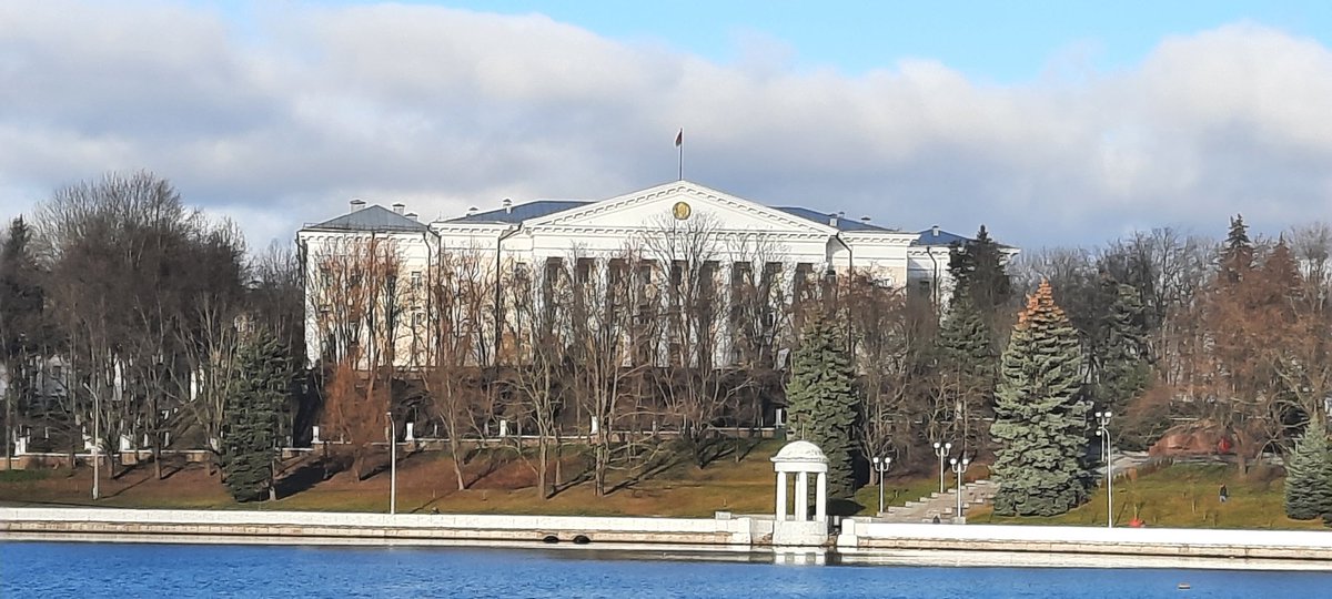 BelarusTt's tweet photo. Минск , река Свислочь, Беларусь, 22 ноября 2021 https://t.co/CgU2xMdDBA