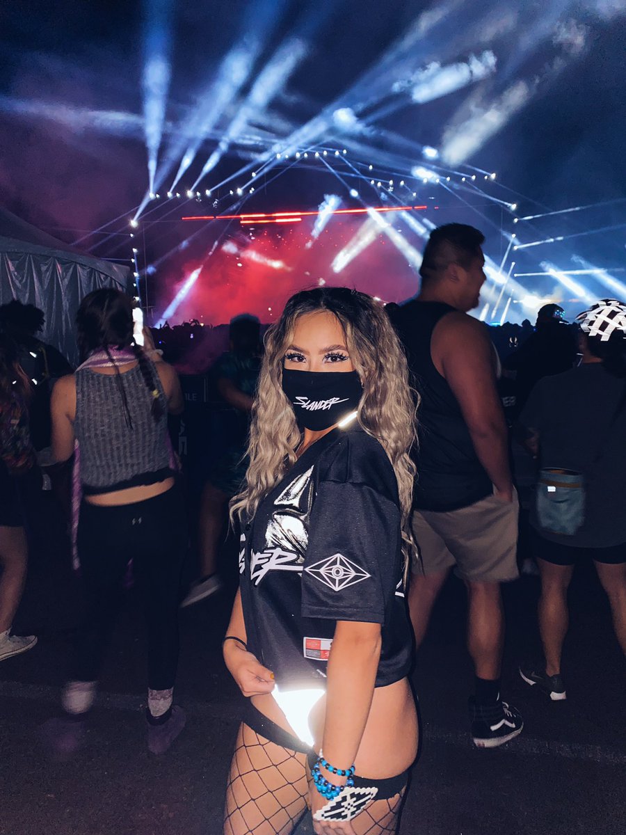 misasoup_'s tweet photo. For the boys!!! <•> @SlanderOfficial https://t.co/zwJ1OsN5Px