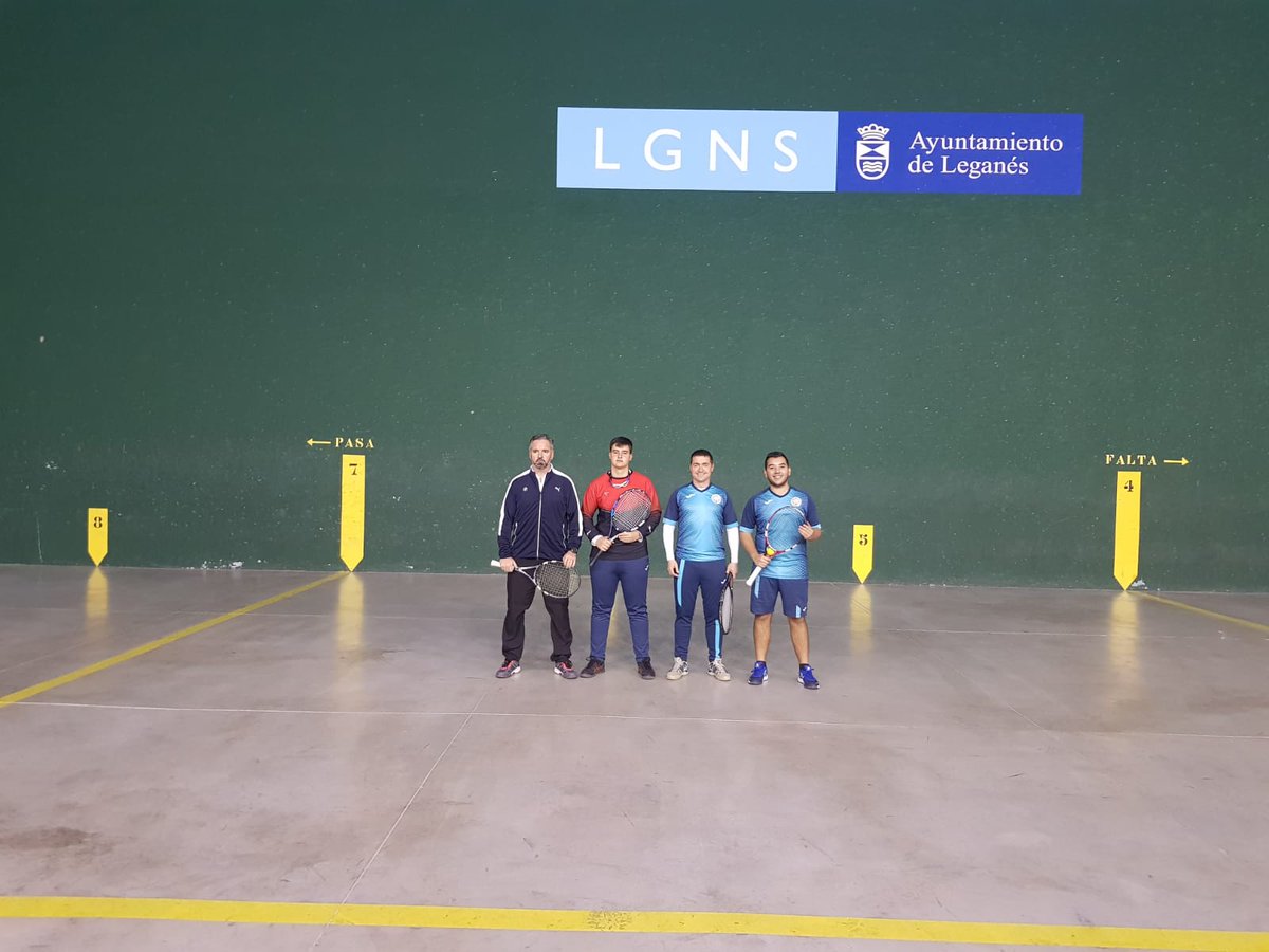 FrontenisL's tweet photo. Como ya anunciábamos, jornada difícil, hemos ganado 5-4 en casa Molareño, y pérdida las tres en la visita a Móstoles.

"No te preguntes que pueden hacer tus compañeros por tí. Pregúntate que puedes hacer tu por ellos". MAGIC JOHNSON. https://t.co/Y1Zc5bL7ke