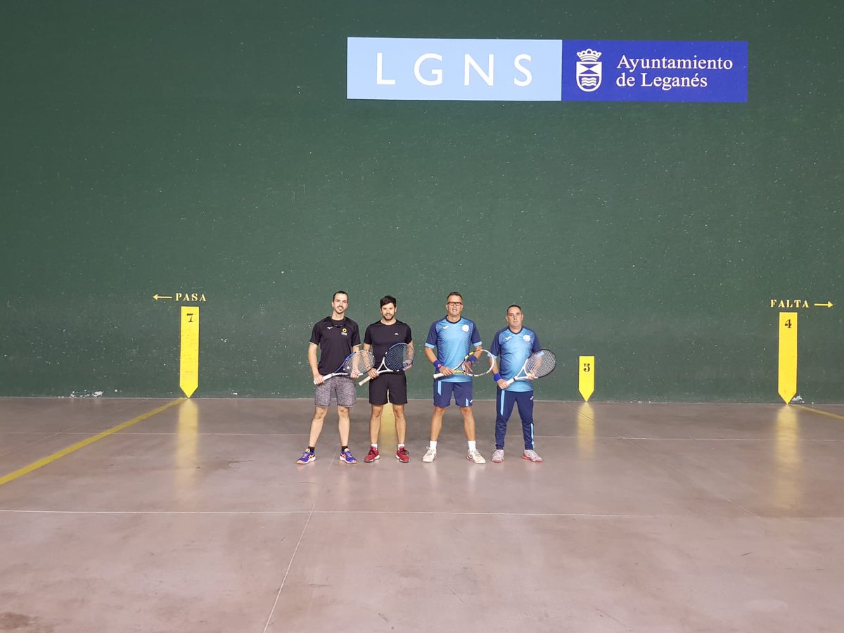 FrontenisL's tweet photo. Como ya anunciábamos, jornada difícil, hemos ganado 5-4 en casa Molareño, y pérdida las tres en la visita a Móstoles.

"No te preguntes que pueden hacer tus compañeros por tí. Pregúntate que puedes hacer tu por ellos". MAGIC JOHNSON. https://t.co/Y1Zc5bL7ke