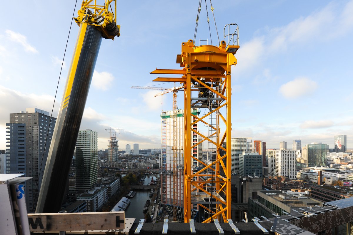 Het demonteren van de torenkraan op project Bright te Rotterdam. Toch wel een dingetje ... #toezicht #kwaliteitsborging #bouw