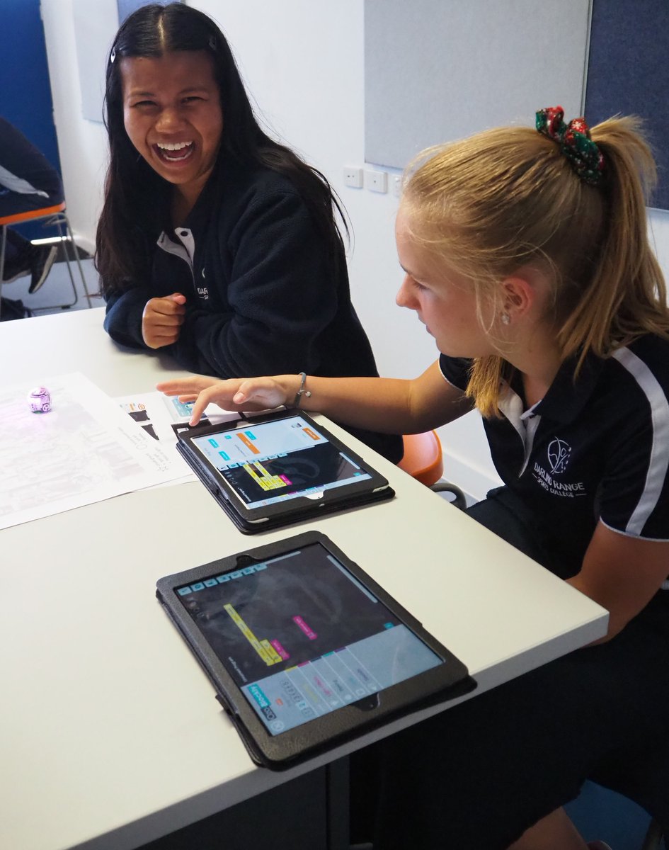 EarthScienceWA's tweet image. Recently students at Darling Range Sports College tried their hand at coding robots to clear the way for first responders to rescue survivors of major earthquakes. #STEMOutreach thanks to @Chevron Australia