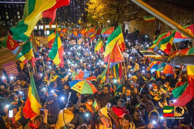 Qnie_Addiss's tweet photo. Expecting the MSM and their 'analysts' of #Africa to cover the #NoMore marches across the world is akin to  expecting the newspapers of 19th century Europe to cover African reactions to the Berlin Conference! The REVOLUTION might not be televised but it will be tweeted &amp; posted! https://t.co/KILD1et4Kq