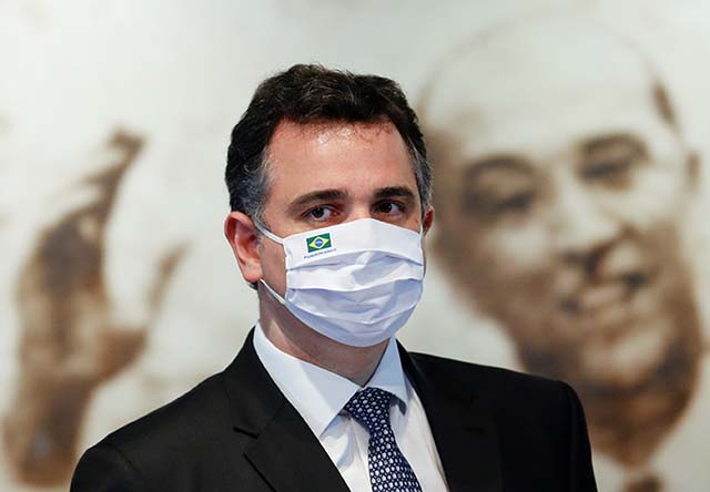 SergioFischerX's tweet photo. Pacheco quer se identificar com JK. Em comum, são mineiros. JK era líder, ousado, simpático, realizador. Já Pacheco tem horror a povo, é um bundão, travador do progresso e não lidera nem a sua cadelinha.
@rpsenador https://t.co/07BCv7ngFR