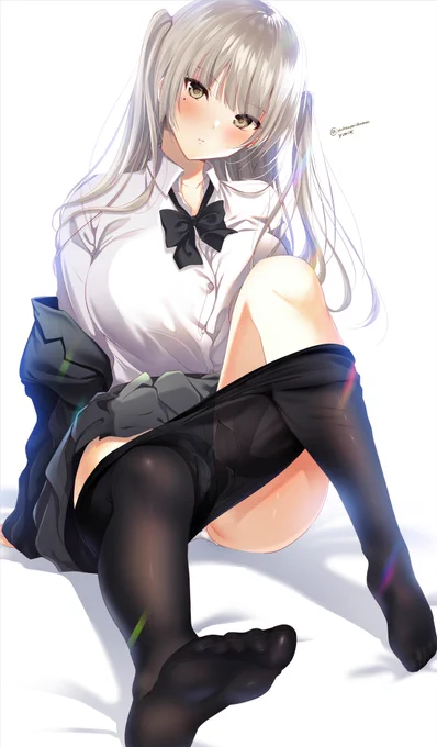 脱ぎかけタイツ(アイコンは修正したやつでした 