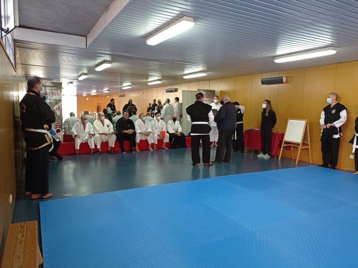 Ayto_SFH's tweet photo. 🥋 #SanFernandoDeHenares ha vuelto a ser protagonista con la celebración de la IV Convención Madrid 'Budosofía', que congregó en la #ciudad a maestros/as de artes marciales de prestigio internacional. #GRCIAS a TACAME y José Alberto Cuevas, por su implicación. https://t.co/BATetsP1Ox