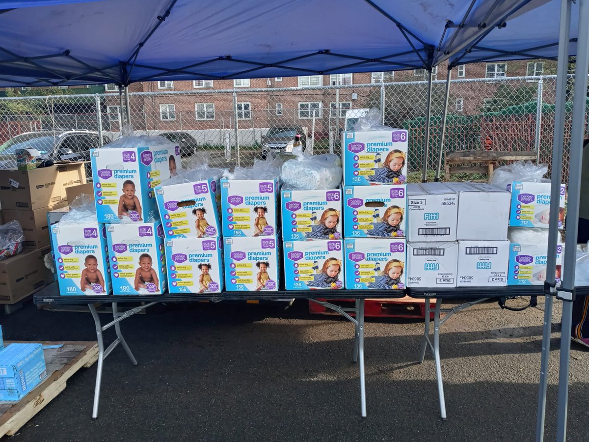 HardingFord's tweet photo. Join us today! Baby Program! Parents with a Newborn to 3 years old are welcome to come. All New clients bring down your child birth certificate!
Receive diapers, wipes and other non-essential items. #freediapers #babyprogram https://t.co/y6jaP3axvG