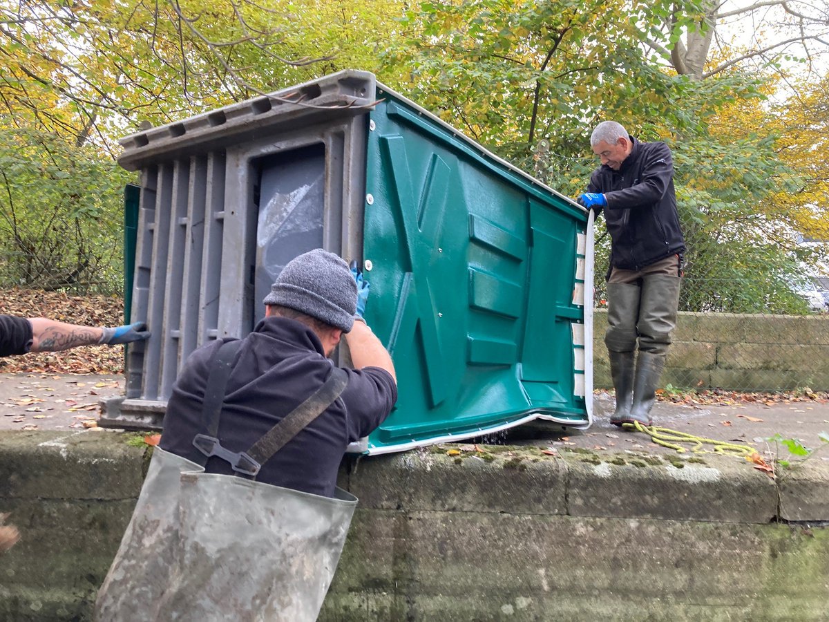 johnoflynnEA's tweet photo. Nobody wants to see 💩 in the beautiful #RiverItchen, but this is ridiculous. #WestHantsFieldTeam returned it to contractors at #TheHub #Bishopstoke. #Environment #LoveYourRiver @EastleighBC @runnybun @Lou_ParkerJones @hantsconnect https://t.co/rt4lAJhjt0