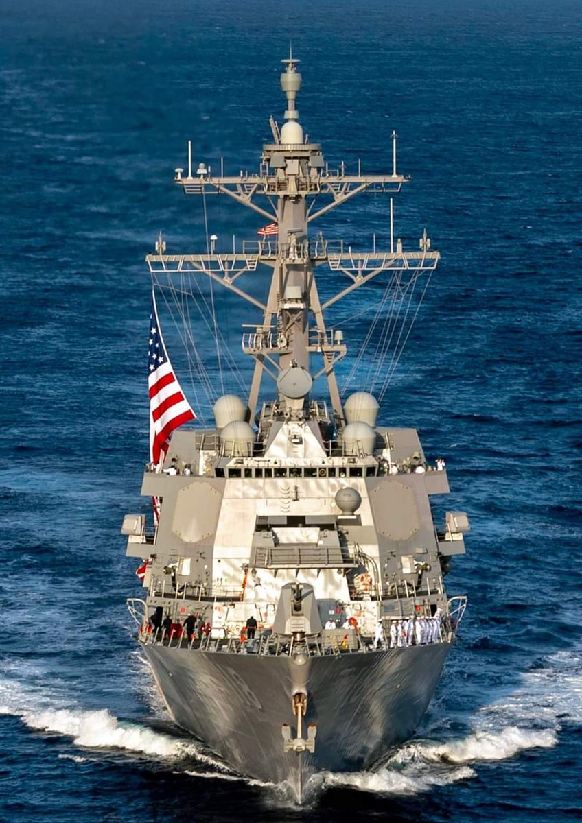 USS Daniel Inouye DDG-118
Es el destructor número 68, de la clase #ArleighBurke construido.
Es el segundo de los 8 barcos planeados de 'inserción de tecnología' para el Flight IIA, que contiene elementos de los barcos Flight III.
Lleva en servicio desde 2019, en #PearlHarbour.
🇺🇸