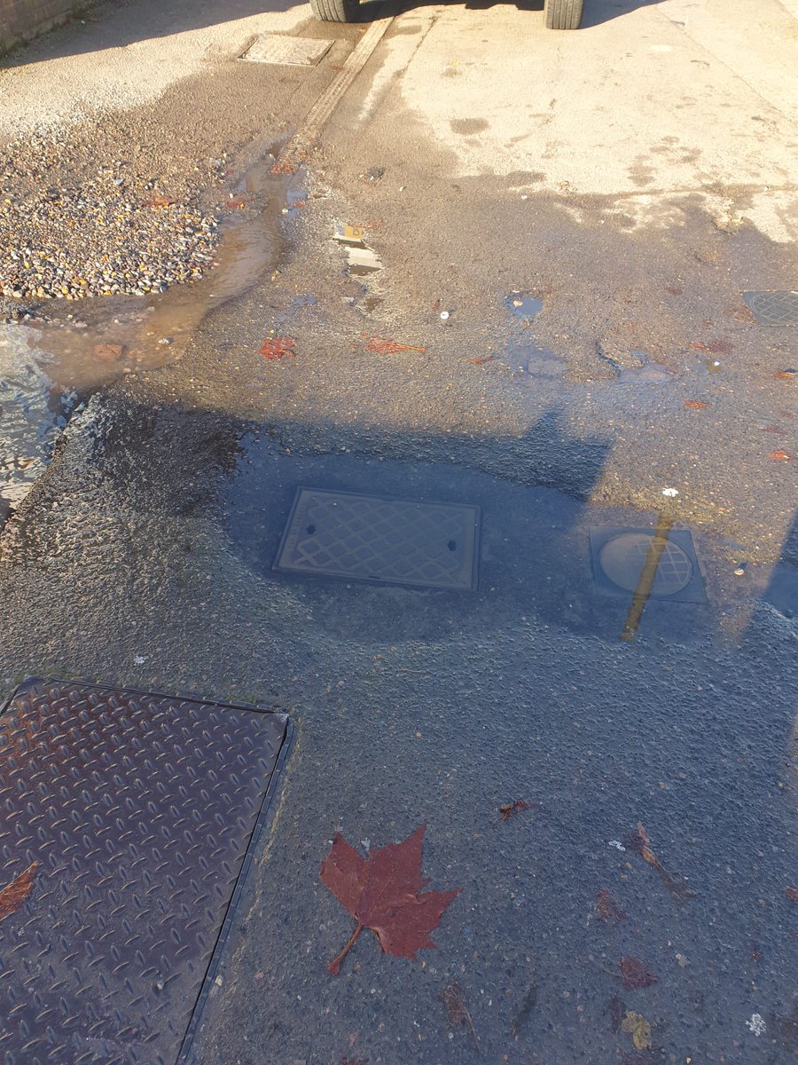 When <a href="/thameswater/">Thames Water 💧</a> says "they care about leaking water mains". this HAS been reported numerous times for the last 6 months!! soon we will have another stream of fresh water on london road! <a href="/thameswater/">Thames Water 💧</a> please sort it out its been 6 months!!