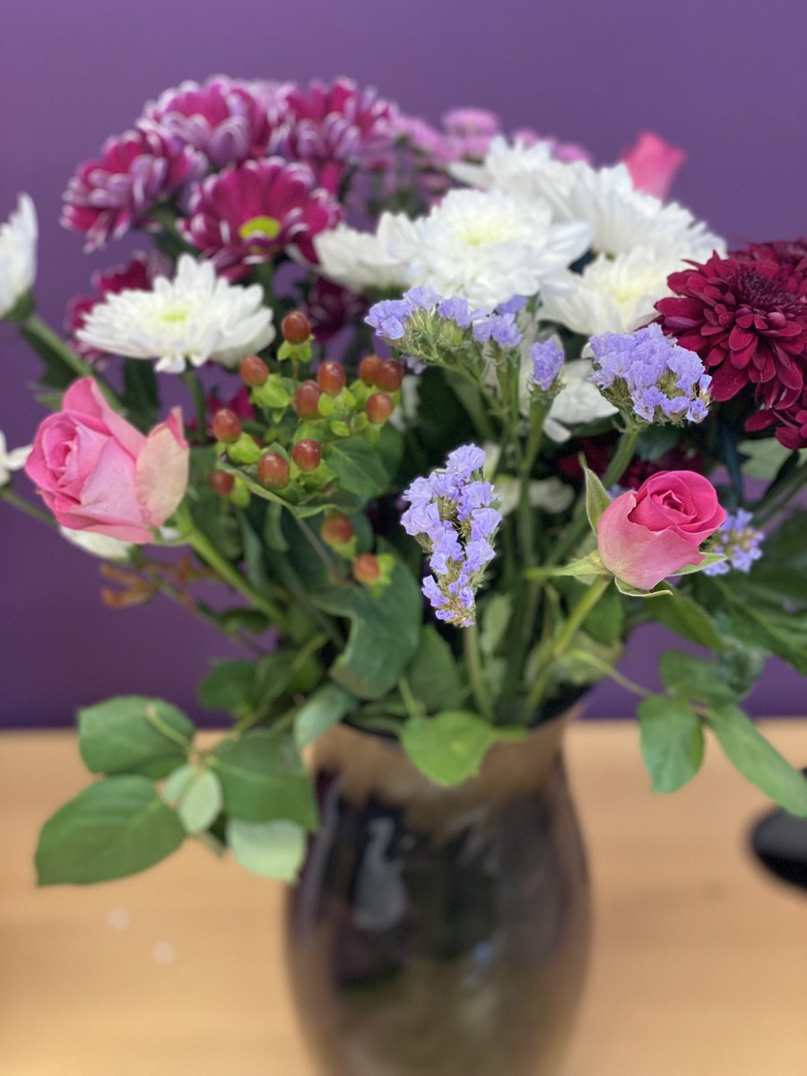 Gorgeous flowers on a Monday morning from one of our fabulous students 💐 

Thank you 😊 

#ibhagloucester #training #hairandbeautytraining  #beststudents #monday