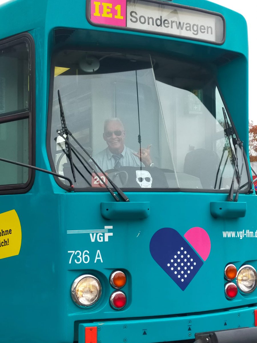 Guten Morgen liebe Freunde,
hier nochmals die Information.
Ab dem 29.11-12.12 fährt der #impfexpress durch unsere stabile Stadt. Fahrplan wird zeitnah ausgehangen.
Also einsteigen, beraten und Impfen (boostern) lassen.
Viel Freude mit dem meeega engagierten Team.
#allesindendarm