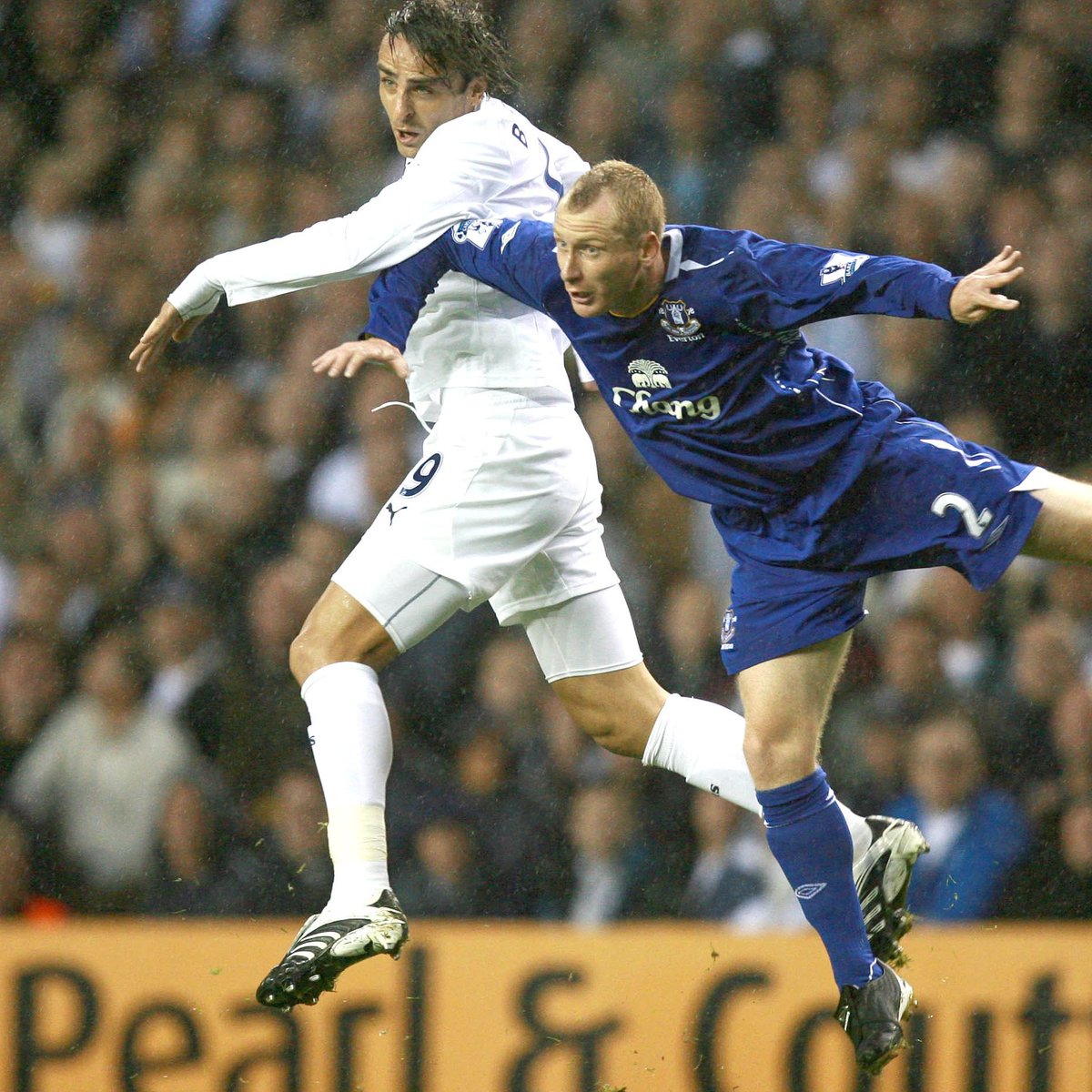 90footballFr's tweet photo. De la Premier League au District !
C'est une info révélée par @lanouvellerep_ : Tony #Hibbert, 40 ans, 329 matchs avec #Everton (0 but), vient de signer en France, à l'ES #Louzy club de D2 de District des Deux-Sèvres.
Hibbert est installé en France depuis 3 ans.
@EFCFrance https://t.co/YyjkEUxX3Y