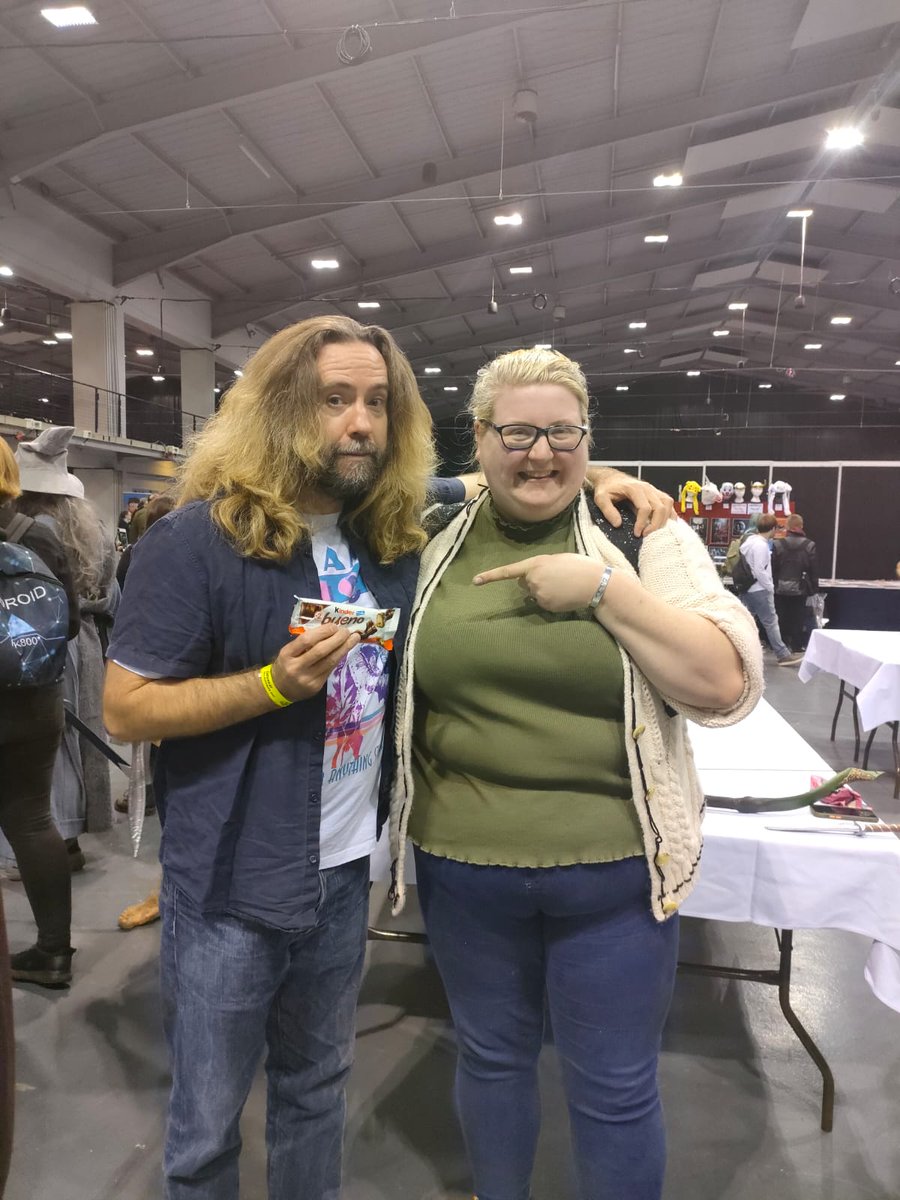 EilishBurton's tweet photo. @walescomiccon is over and it is once again made amazing by getting to see @iam_jlc 
Been way to long, hopefully see you soon and I will bring @NeilBurton14 in tow. https://t.co/WNW11Thqla