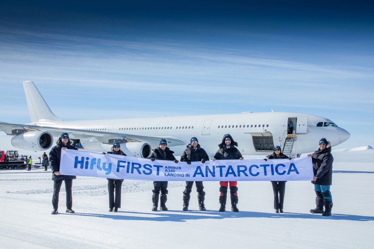 AeronewsGlobal's tweet photo. @hifly_airline has landed, for the first time ever, an @Airbus A340 in Antarctica. Captain Carlos Mirpuri and his crew flew the A340-300 (9H-SOL) from Cape Town to the White Continent and back (2,500 nautical miles, flying for just over 5 hours each way). Photos: Marc Bow. 1/2 https://t.co/hx8urlAEPf